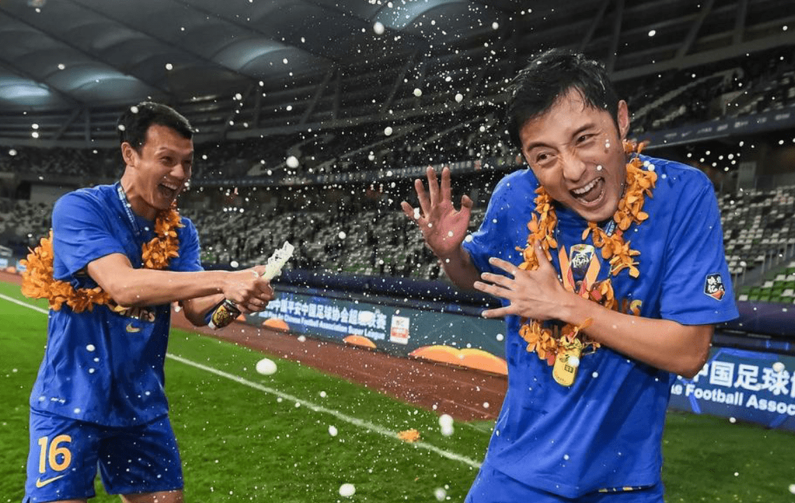 关于今晚费城76人调整名单以备中超，门线救险环节打磨，压力陡增，临场指挥获称赞的信息