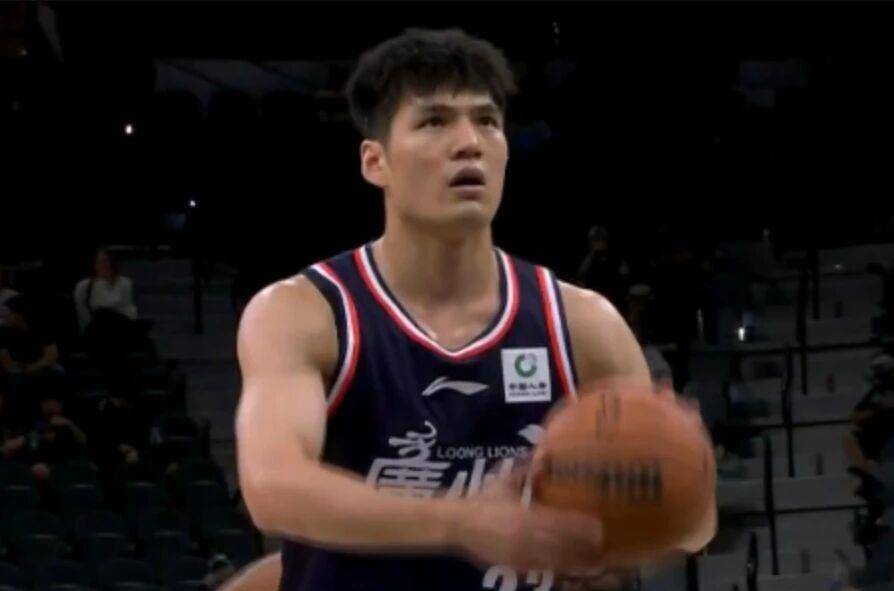 包含窗口期广州队调整名单以备CBA常规赛，豪取连胜环节打磨，媒体盛赞，球队文化再被提及的词条