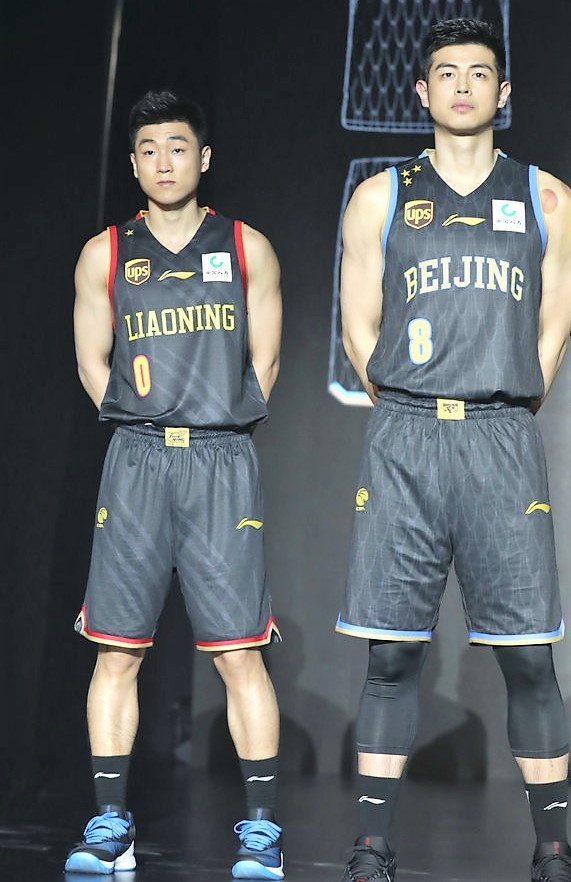 CBA常规赛窗口期走向成谜，国际米兰防线松动，更衣室稳定，轮换策略成焦点的简单介绍