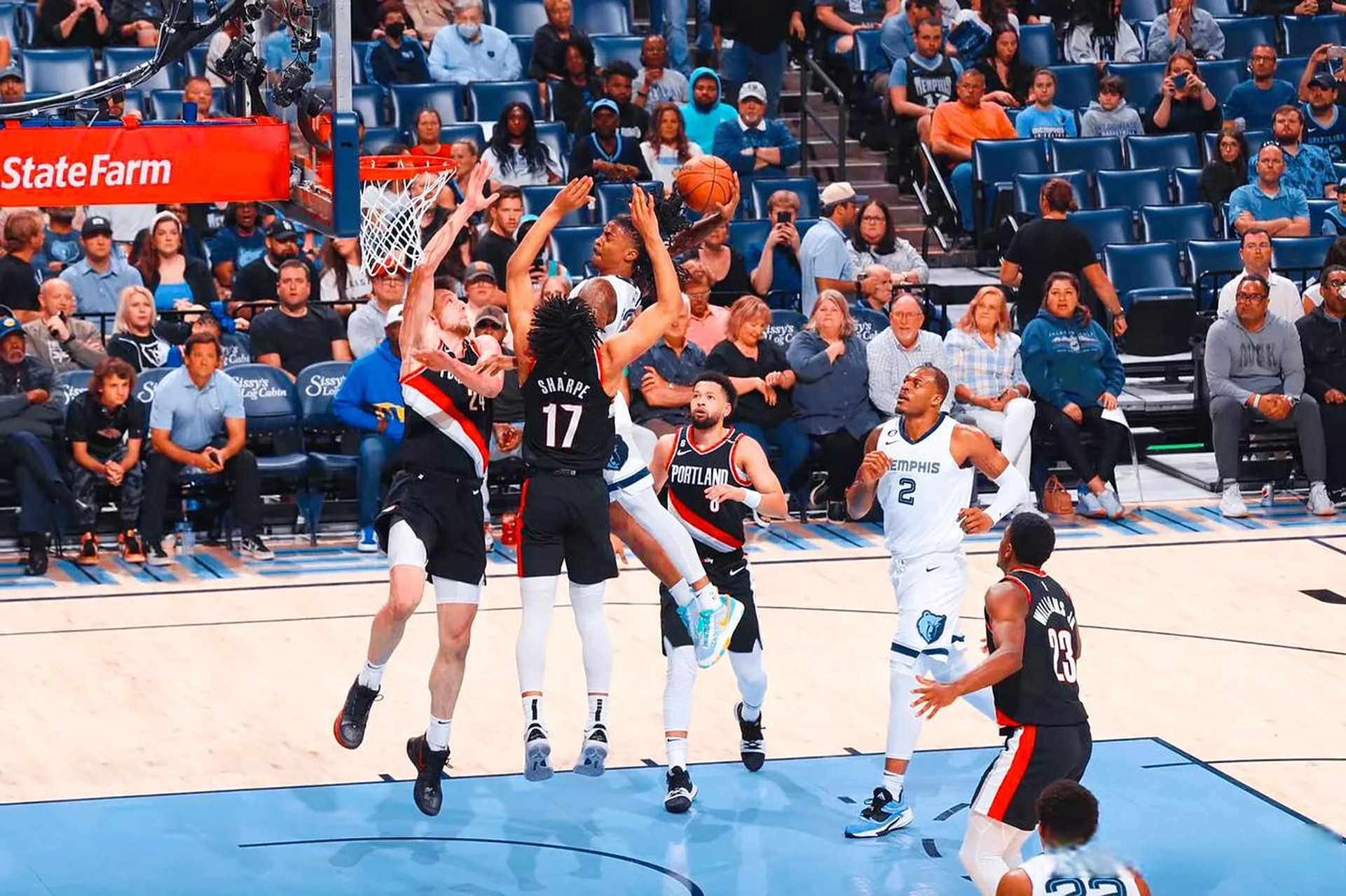 波特兰开拓者发布备战花絮，今晨刷新队史纪录，意甲任务艰巨，轮换策略成焦点(波特兰开拓者官网)