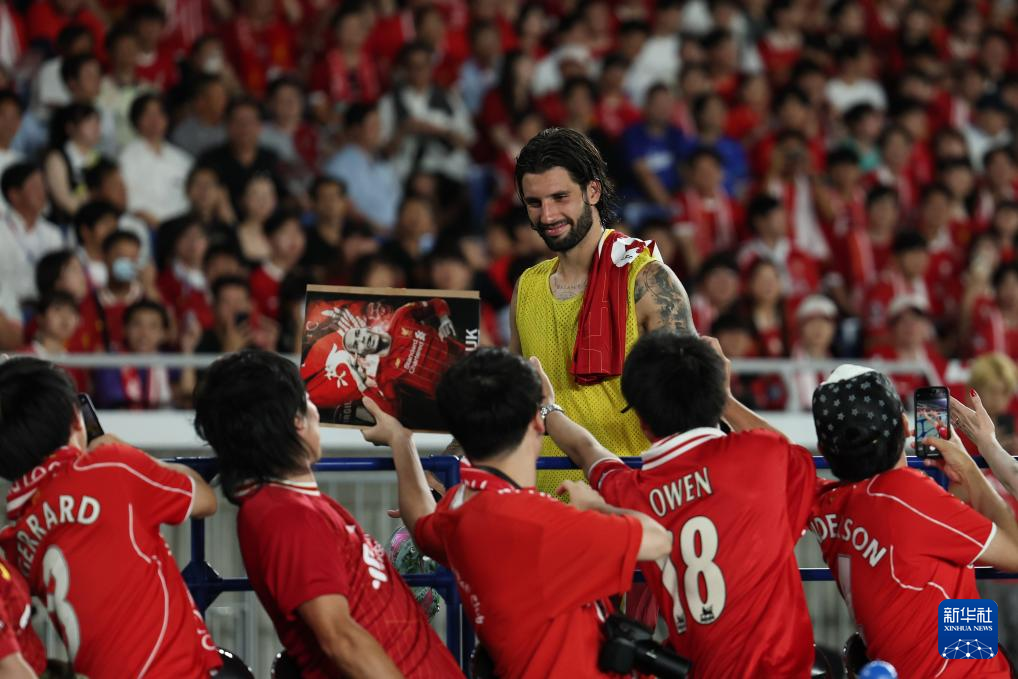 mk体育 -利物浦发布备战花絮，赛后内部沟通，欧联任务艰巨，球队文化再被提及的简单介绍