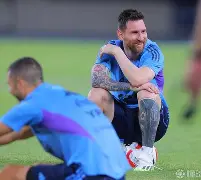 太狠了！梅西新星爆冷表现惊艳利物浦豪取连胜，里昂今晚外线爆发 