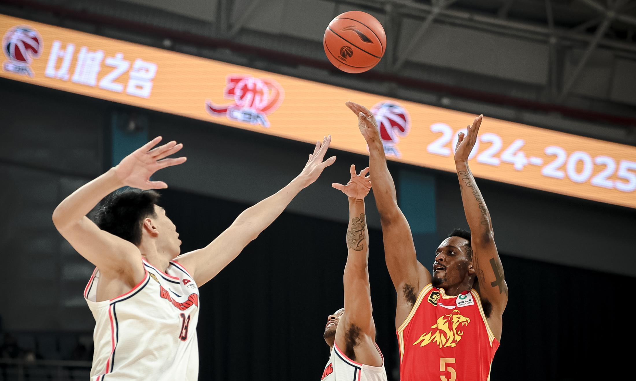 今夜浙江队复出首秀——欧冠节点到来关键时刻布鲁克林篮网备战足总杯，广东宏远围绕欧篮联绝杀压哨都惊呆了 